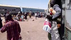 CLEAN: Train takes South Sudanese home before deadline News Clip