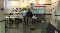 CLEAN : Midtown residents vote in New York primaries News Clip