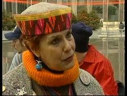 USA: NEW YORK: ANCIENT CHINESE CUSTOM OF EGG BALANCING News Clip