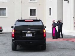 EVENT CAPSULE CLEAN - US President Barack Obama Meets Pope Francis at San Damaso Courtyard on March 27, 2014 in Vatican City, Vatican. (Footage by Giulio Origlia/Getty Images) Stock Footage
