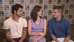 Stars pick 'Despacito,' 'Malibu' as top summer hits Instructional Video