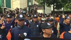 CLEAN : Indonesians protest against Christian governor Ahok News Clip