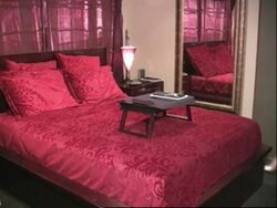 A restaurant in LA offers lovers something extra News Clip