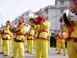 MS Villagers performing with gong and drum in traditional festive folk celebration or carnival during chinese spring festival  AUDIO  / xi'an, shaanxi, china Stock Footage