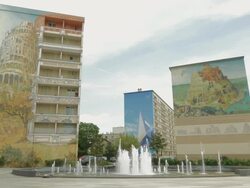Children plaing in fountain,Murs Peints Les Cities Ideales,Ideal City Murals in the Etats Unis area of Lyons,ZO Stock Footage