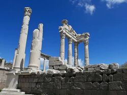 HD:Temple of Trajan at Pergamos **Time Lapse**, Bergama, TURKEY Stock Footage