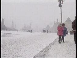 RUSSIA: MOSCOW: HEAVY SNOWSTORM BRING WINTER AHEAD OF SCHEDULE News Clip