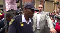 CLEAN : Pistorius leaves court as cross examination wraps up News Clip