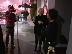 Sara Gilbert and Linda Perry on Celebrity Store Discounts - Celebrity Sightings in Los Angeles Stock Footage