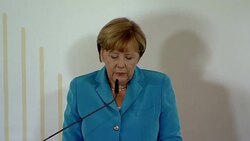 VOICED : Hallan decenas de migrantes muertos en un camion News Clip