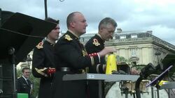 CLEAN : Paris kicks off Frances annual music News Clip