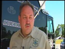 Officials in Memphis going door-to-door urging residents to evacuate ahead of river flooding Instructional Video