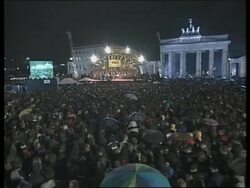 GERMANY: FALL OF THE BERLIN WALL ANNIVERSARY: CONCERT News Clip