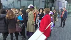 London mayor and Annie Lennox at Women's March News Clip