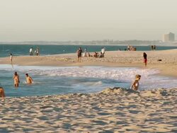 WS PAN People enjoying at Cottesloe beach / Perth, Western Australia, Australia Stock Footage