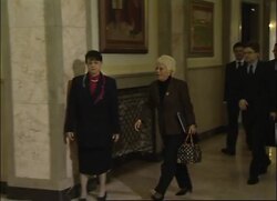 Chief UN prosecutor meets Serb Pres re war criminals still at large Instructional Video