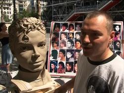 Artist pays tribute to singer by sculpting clay bust News Clip