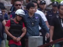 Thai Police re enact murder crime with confessed suspects News Clip