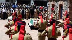 CLEAN : Mob beats police officer to death in Indian Kashmir News Clip