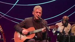 VOICED : Chico Buarque vuelve a los escenarios tras anos de ausencia News Clip