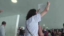 VOICED : Manifestantes a favor de Rousseff en el Congreso brasileno News Clip