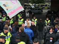 Protesters try to disrupt speech by leader of anti-immigration party News Clip