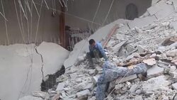 Footage of the aftermath of an airstrike in Aleppo News Clip