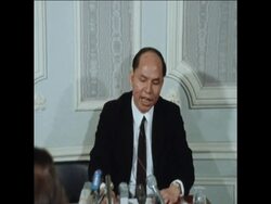 SYND 11-4-72 NORTH VIETNAMESE PEACE NEGOTIATOR SPEAKS AT A NEWS CONFERENCE News Clip