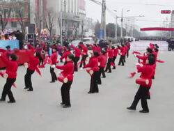 MS PAN Villagers performing with gong and drum in traditional festive folk celebration or carnival during chinese spring festival  AUDIO  / xi'an, shaanxi, china Stock Footage