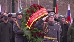 Top Hanoi official visits, places wreath at Tomb of Unknown Soldier News Clip