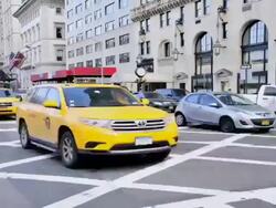 Mass Transit on 5th Avenue, Manhattan New York Cit Stock Footage