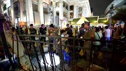CLEAN : Several dead as bomb rocks central Bangkok News Clip