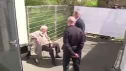 VOICED : El contable de Auschwitz pide perdon News Clip