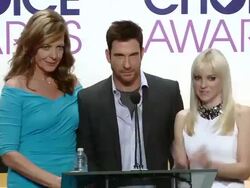 SPEECH - Dylan McDermott, Allison Janney & Anna Faris at 2015 People's Choice Awards Nominations Announcement Stock Footage