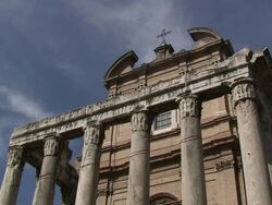 Temple of Antonius and Faustina Timelapse Stock Footage