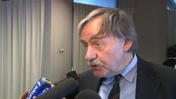 CLEAN: Cell phone use may cause cancer: WHO News Clip