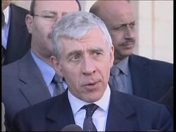 Straw lays wreath at Arafat's grave, joint presser with Qureia News Clip