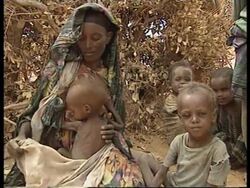 ETHIOPIA: DANAN: FAMINE - PEOPLE HEAD FOR FEEDING CENTRES News Clip