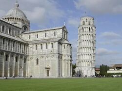 MS Cathedral santa maria assunta and Leaning tower of Pisa at piazza dei miracoli, UNESCO world heritage / Pisa, Tuscany, Italy Stock Footage
