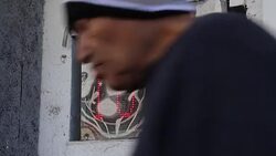 CLEAN : Value of peso hit hard in Mexico border town Juarez News Clip