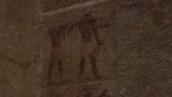 CLEAN : Egypt: two tombs reopened at Giza pyramids after restoration News Clip
