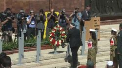 Netanyahu lays wreath at Yad Vashem museum Instructional Video