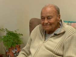 Mohr Keet, 96, Becomes World's Oldest Bungee Jumpe Stock Footage