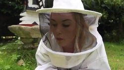 How Do Bees Keep Cool? (Water for Honey Bees) | Beekeeping with Maddie #12 Instructional Video