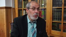 Muslims the world over wait for the new moon to mark start of Ramadan News Clip