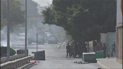 Lebanese soldiers move in to clear unofficial roadblocks News Clip