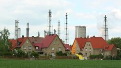 Leuna refinery with suburban houses in the foreground Stock Footage
