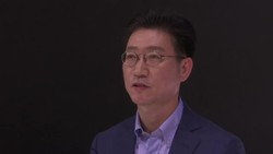 Autonomous electric cars of the future at motor show News Clip