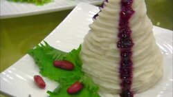 A lazy Susan rotates food displays at the Panda Display Center in China. Stock Footage