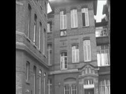 SYND 30 4 68 HEART TRANSPLANT MAN DIES IN PARIS News Clip